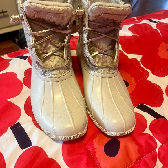 Sperry Cream and Gold Winter Boots - Picture 2 of 5